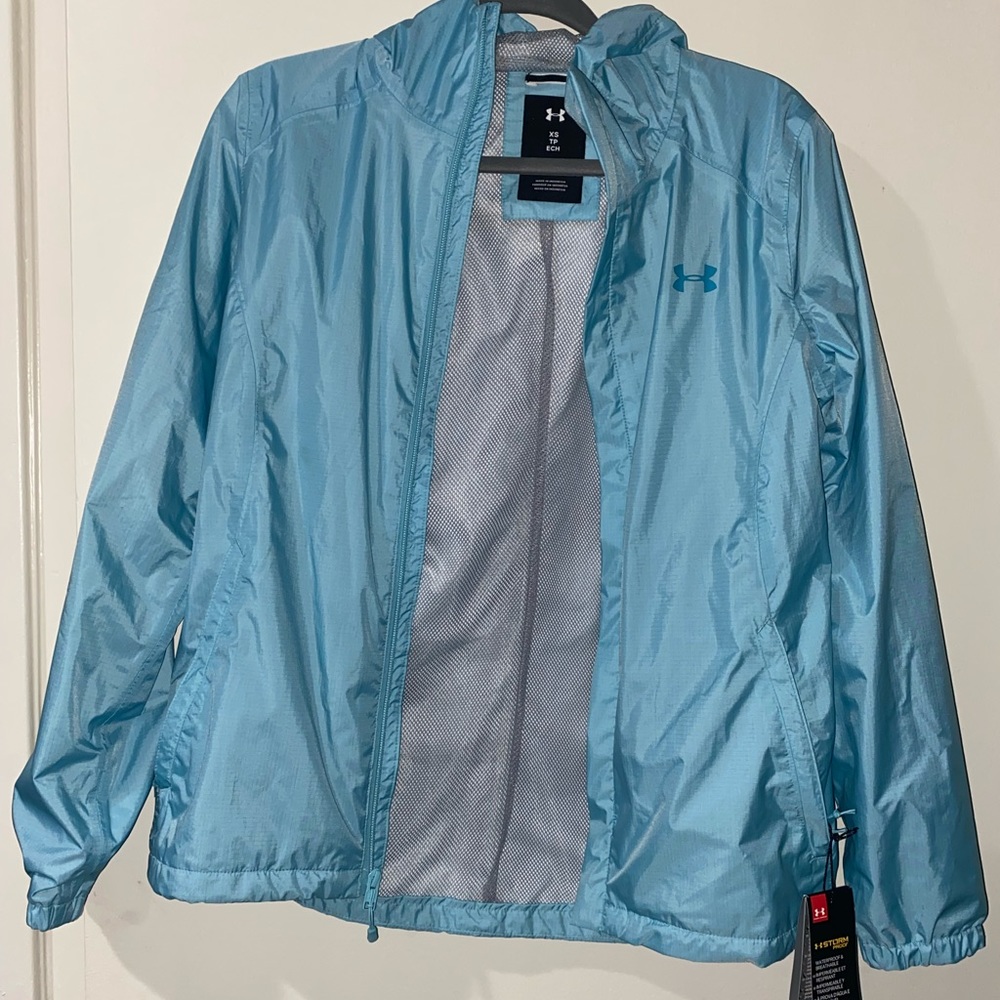 Women’s under armor water resistant jacket.Size XS